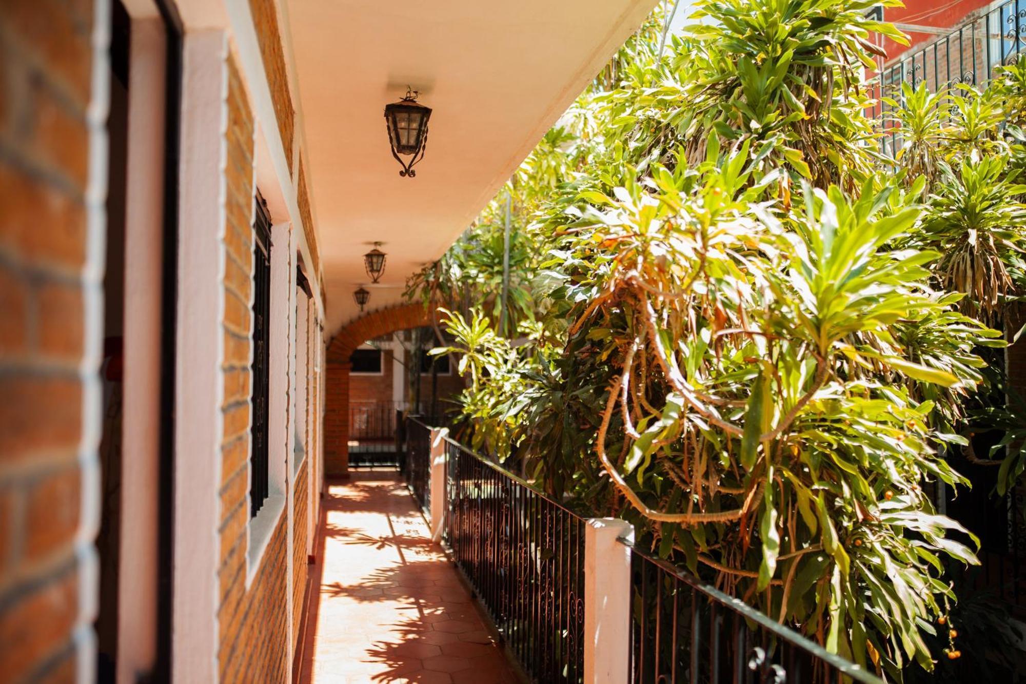 Hotel Azteca Puerto Vallarta Exterior photo